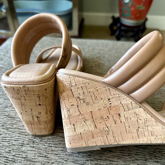 INC tan wedge sandals - Picture 5 of 6